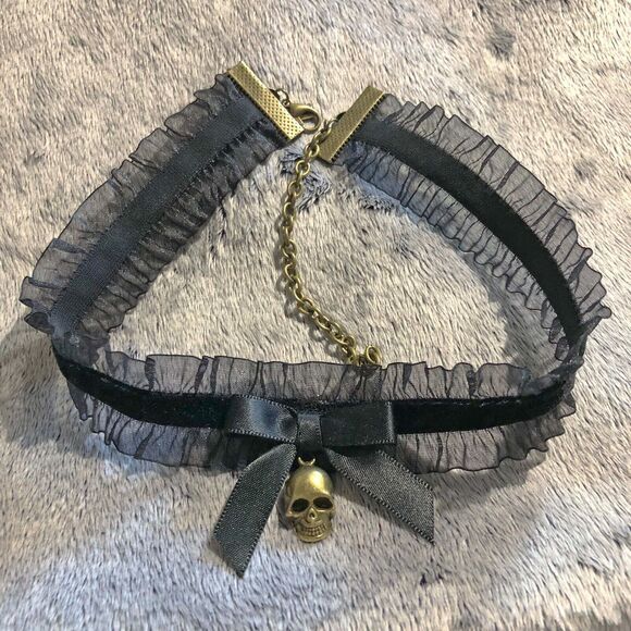 Gothic Black Skull Choker Antique Bronze 3D Charm Stretch Velvet Ribbon Necklace - Picture 3 of 7